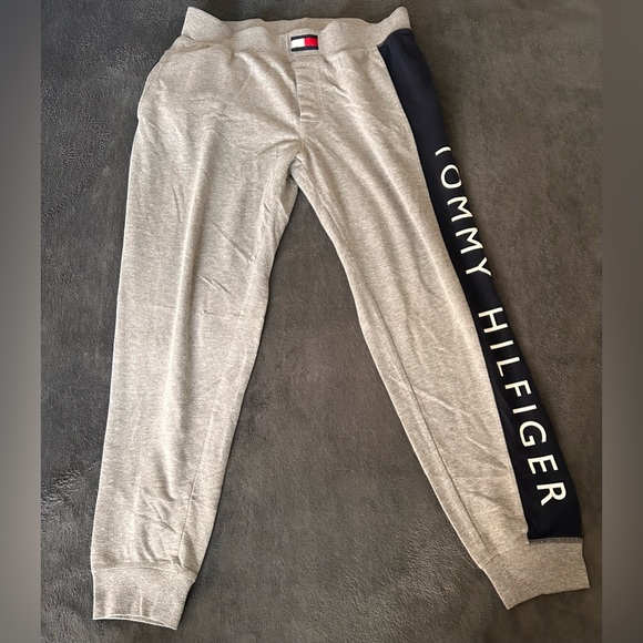 Men’s Tommy Hilfiger sleepwear/joggers - Picture 1 of 3